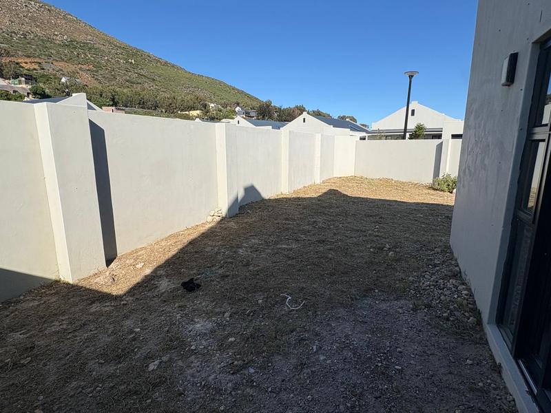 To Let 3 Bedroom Property for Rent in Capri Western Cape